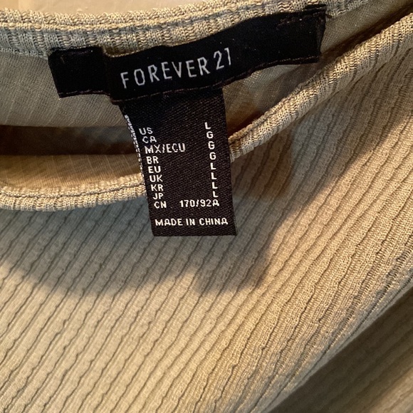Forever 21 - Picture 3 of 3